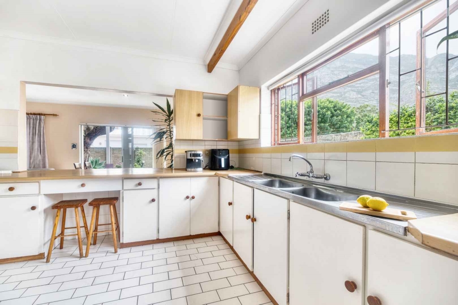 3 Bedroom Property for Sale in Voelklip Western Cape